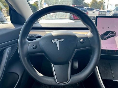 Used 2020 Tesla Model 3 Standard Range Plus image 10