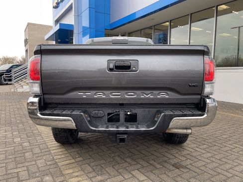 Used 2023 Toyota Tacoma TRD Off-Road image 4