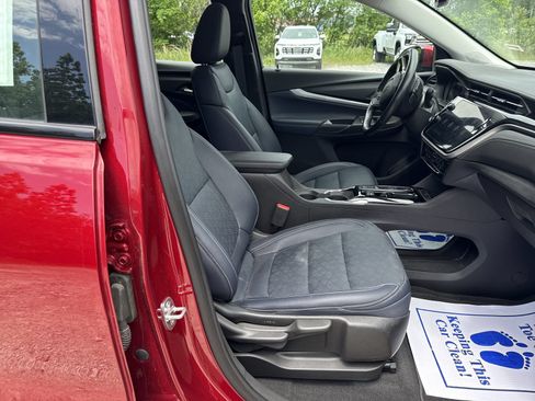 Used 2022 Chevrolet Bolt EUV LT w/ Convenience Package FWD image 26
