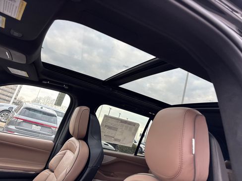 New 2026 Lincoln Navigator Black Label AWD/4WD image 25