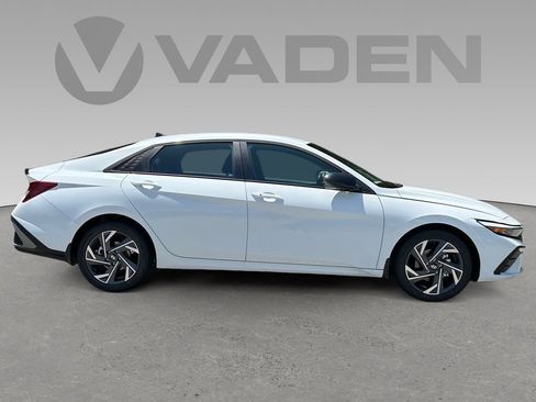 New 2025 Hyundai Elantra Sport image 4