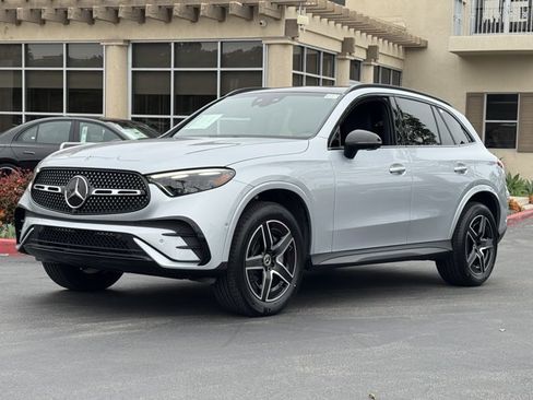Used 2024 Mercedes-Benz GLC 300 4MATIC image 4