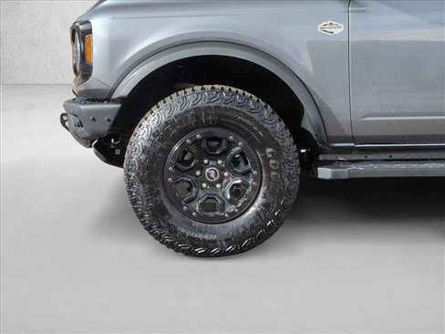 Used 2023 Ford Bronco Wildtrak image 24