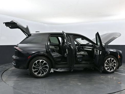 Used 2024 Lincoln Nautilus Reserve AWD/4WD image 49