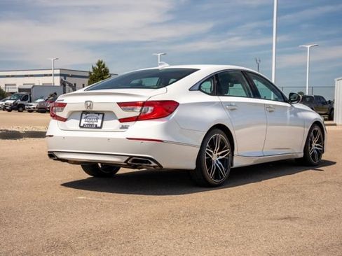 Used 2021 Honda Accord Touring image 6