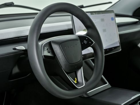 Used 2026 Tesla Model Y Long Range image 24