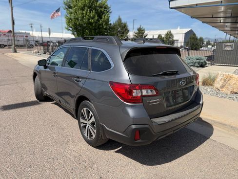 Used 2018 Subaru Outback 3.6R Limited AWD/4WD image 3