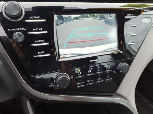 Used 2020 Toyota Camry LE FWD image 38