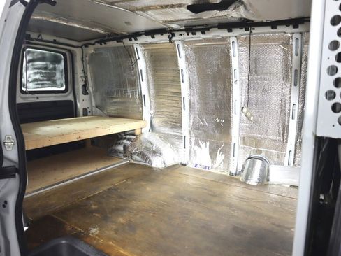 Used 2017 Chevrolet Express 2500 image 29