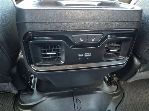 Used 2022 GMC Sierra 1500 AT4 w/ AT4 Preferred Package AWD/4WD image 17