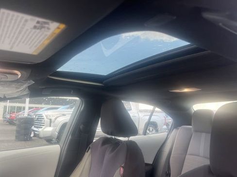 Used 2023 Toyota Corolla SE w/ SE Premium Package image 12