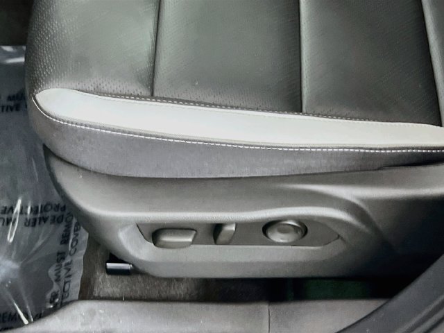 Used 2025 Buick Envision Sport Touring AWD/4WD image 13