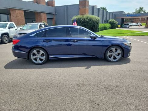 Used 2019 Honda Accord Touring image 6