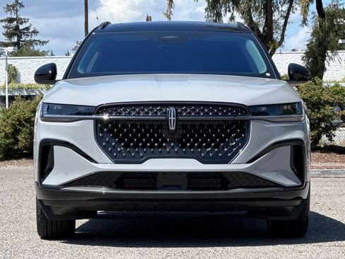 New 2026 Lincoln Nautilus Reserve w/ Jet Appearance Package AWD/4WD image 6