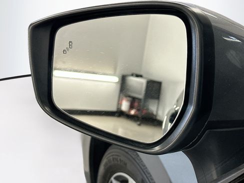 Used 2025 Nissan Versa SV FWD image 16