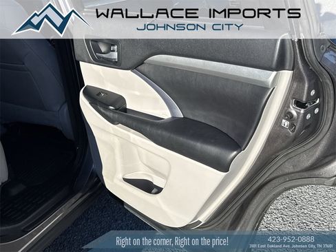 Used 2016 Toyota Highlander XLE image 43