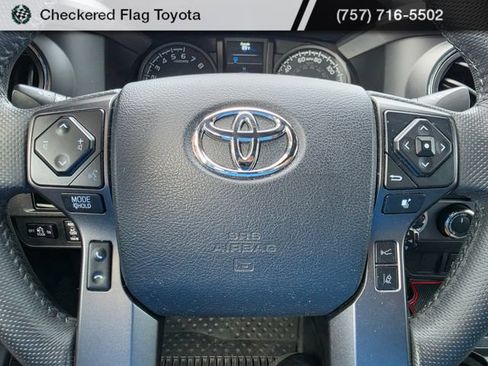 Used 2018 Toyota Tacoma TRD Off-Road AWD/4WD image 14