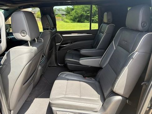 Certified 2025 Cadillac Escalade ESV Premium Luxury RWD image 19