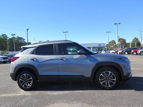 Used 2024 Chevrolet TrailBlazer LT w/ Convenience Package image 2