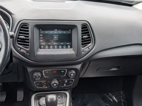 Used 2020 Jeep Compass Latitude w/ Popular Equipment Group AWD/4WD image 17