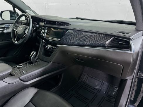 Used 2022 Cadillac XT6 Premium Luxury w/ Technology Package image 31