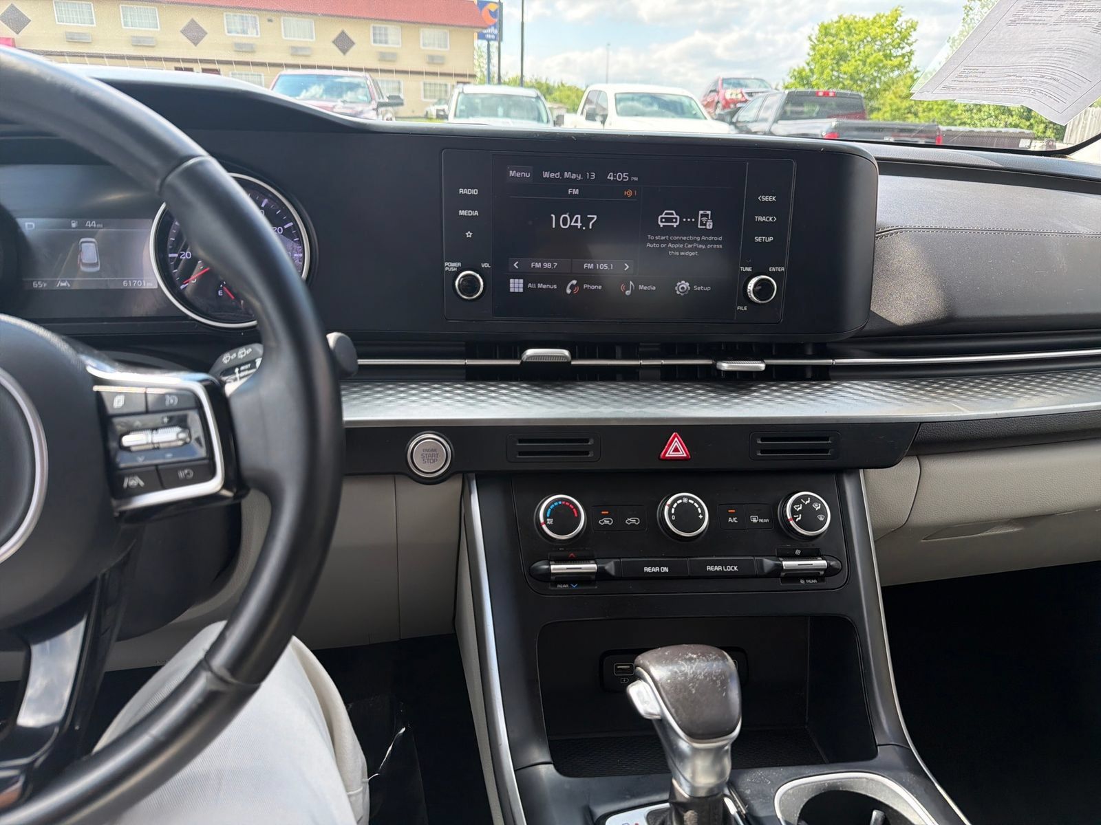Used 2023 Kia Carnival LX FWD image 20