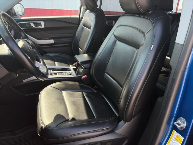 Used 2022 Ford Explorer XLT w/ Equipment Group 202A AWD/4WD image 40