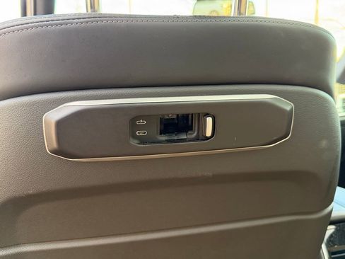 Used 2025 BMW X5 xDrive50e image 30