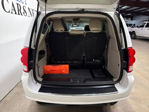 Used 2019 Dodge Grand Caravan SE w/ Power Convenience Group I image 32