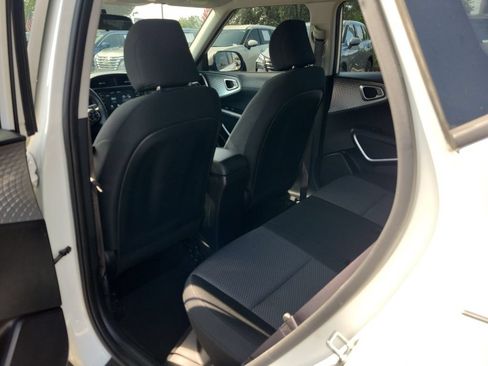 Used 2020 Kia Soul LX FWD image 8