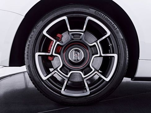 Used 2020 Rolls-Royce Dawn RWD image 40