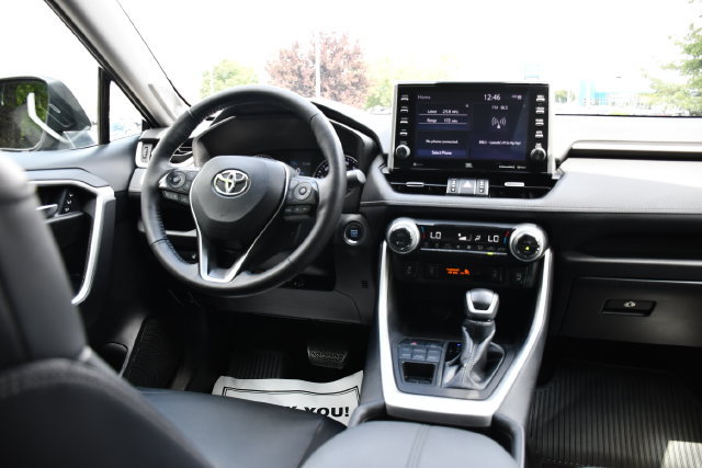 Used 2022 Toyota RAV4 XLE Premium AWD/4WD image 24