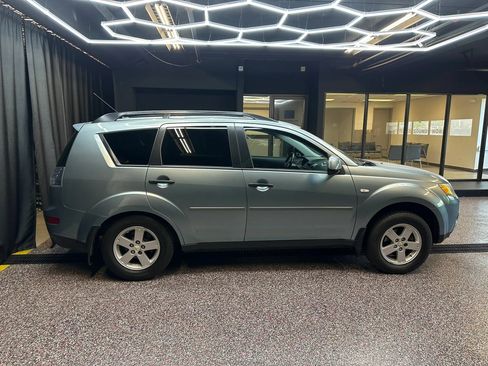 Used 2007 Mitsubishi Outlander LS AWD/4WD image 8