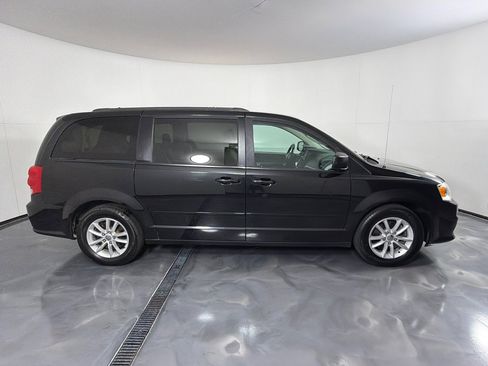 Used 2014 Dodge Grand Caravan SXT w/ UConnect Hands-Free Group FWD image 4