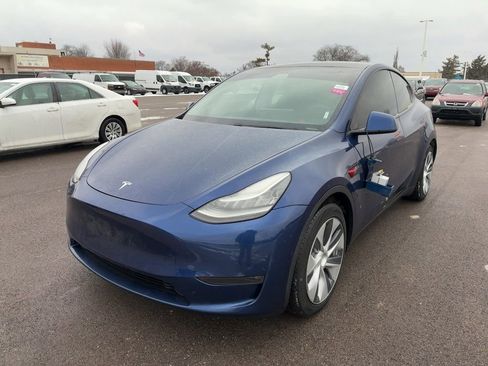 Used 2020 Tesla Model Y Long Range image 1