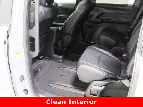 Used 2025 Toyota Sienna XLE Woodland Edition image 29