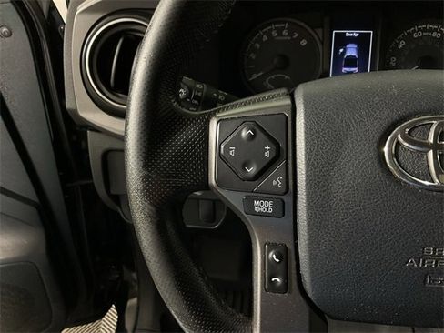 Used 2016 Toyota Tacoma TRD Sport image 24