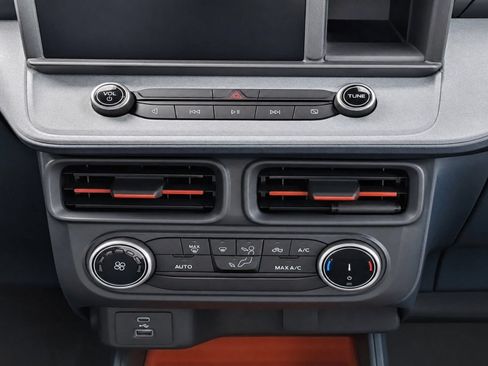 Used 2023 Ford Maverick XLT FWD image 14