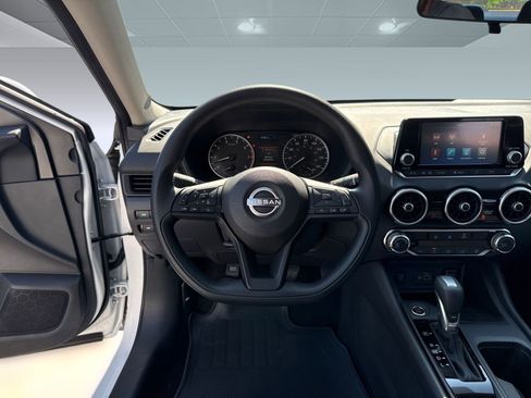 Used 2025 Nissan Sentra S image 24