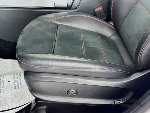 Used 2021 Mercedes-Benz GLB 35 AMG 4MATIC image 25