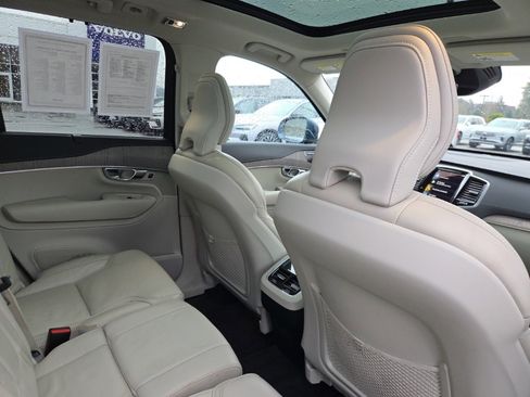 Used 2022 Volvo XC90 T6 Inscription w/ Advanced Package image 8