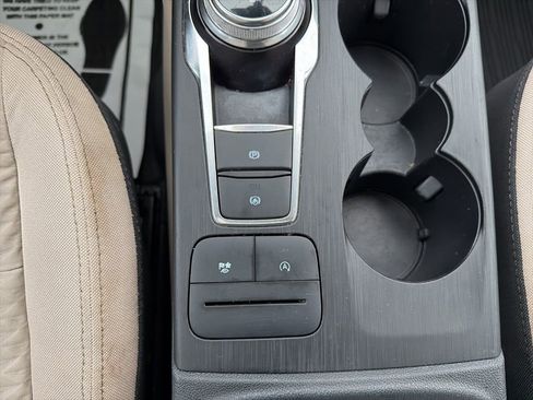 Certified 2020 Ford Escape SE image 33