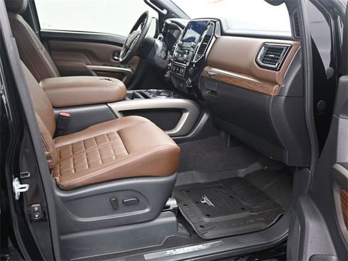 Used 2024 Nissan Titan Platinum Reserve w/ Moonroof Package image 13