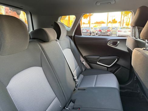 Used 2024 Kia Soul LX image 18