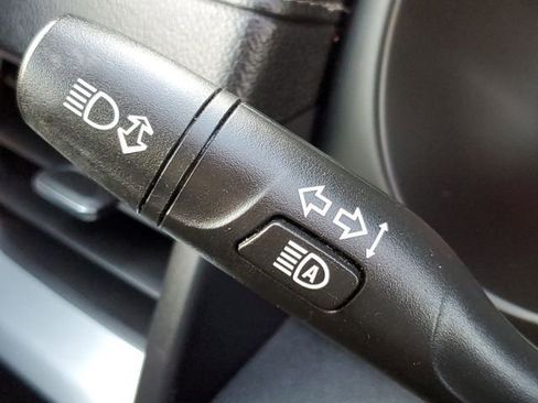 Used 2023 GMC Terrain SLT image 13