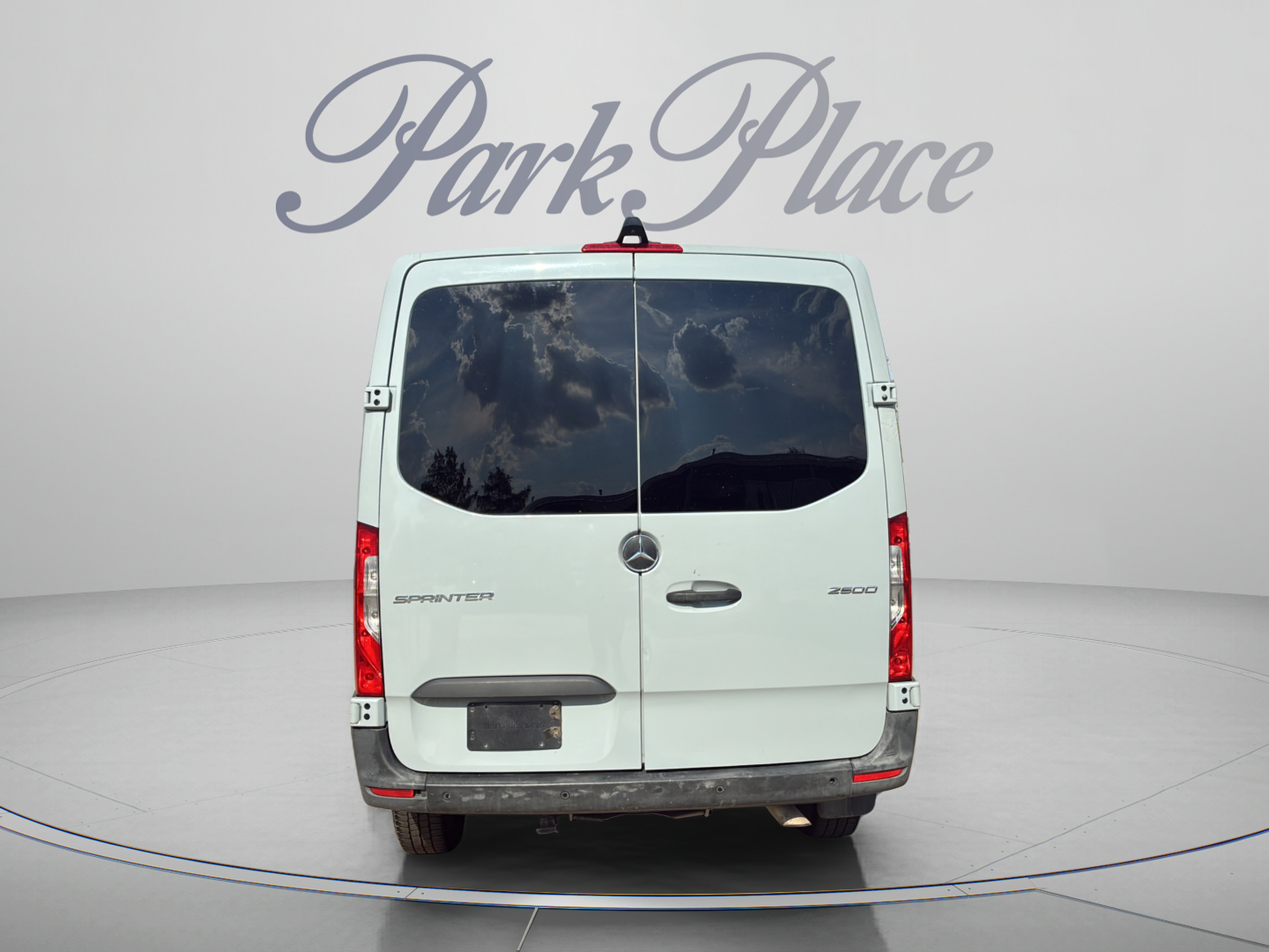 Used 2023 Mercedes-Benz Sprinter 2500 image 4