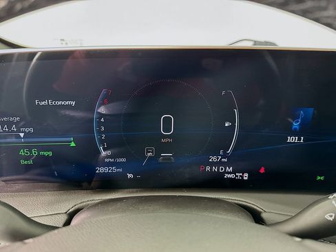 Used 2025 Cadillac XT4 Premium Luxury image 18