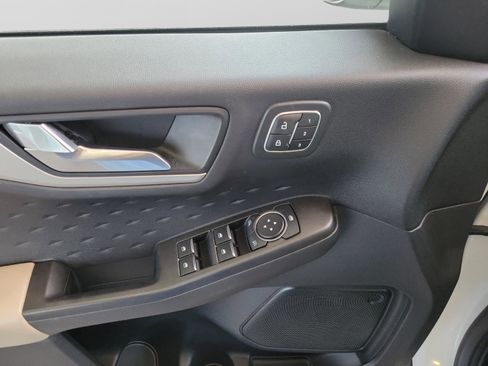 Used 2020 Ford Escape SEL image 28