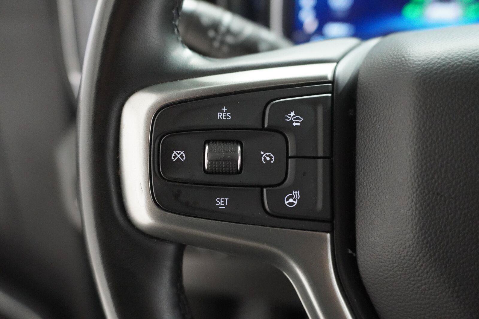Used 2025 Chevrolet Silverado 1500 LT RWD image 9