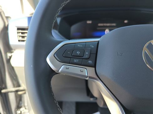 Used 2023 Volkswagen Taos SE image 41